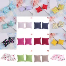 1/2 piezas 1/12 casa de muñecas miniatura flor almohada cojines para sofá cama modelo fingir jugar juguetes para niños(China)