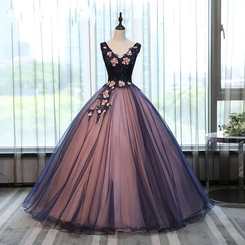 

Vintage Tulle Ball Gown Quinceanera Dresses 2020 V-Neck Charming Flowers With Pearls Vestidos De 15 Anos Princess Sweet 16 Dress