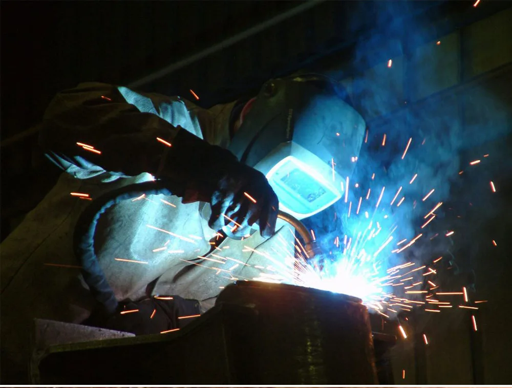 Solar Energy Automatic Changeable Light Electric Welding Protective Helmet with Line Pattern