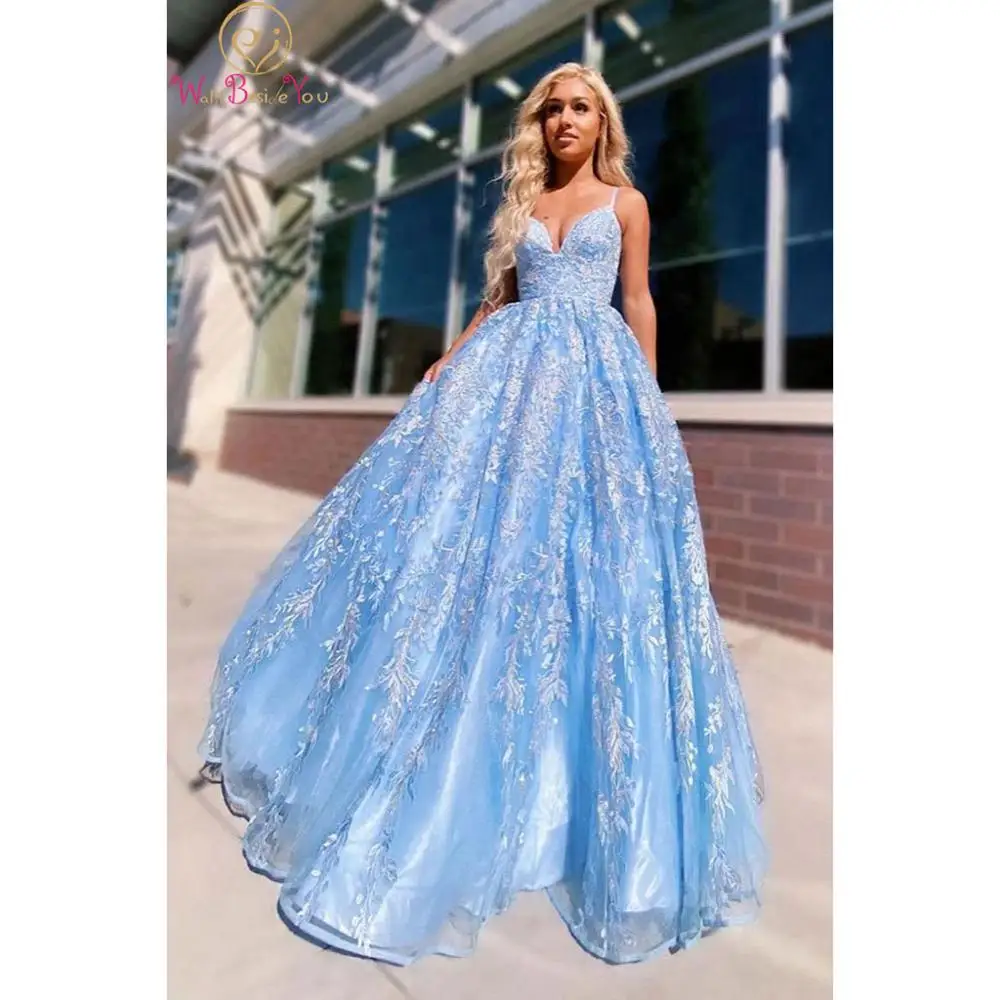 

Walk Beside You Flowy Ball Gown Prom Dresses Light Blue Spaghetti Straps Lace Appliques Backless Evening Gowns robe de soiree