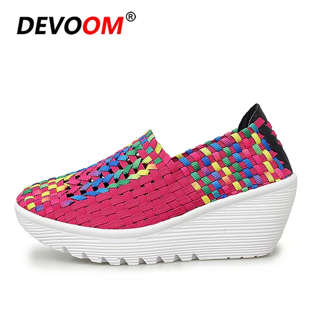 heel slipping out of sneakers