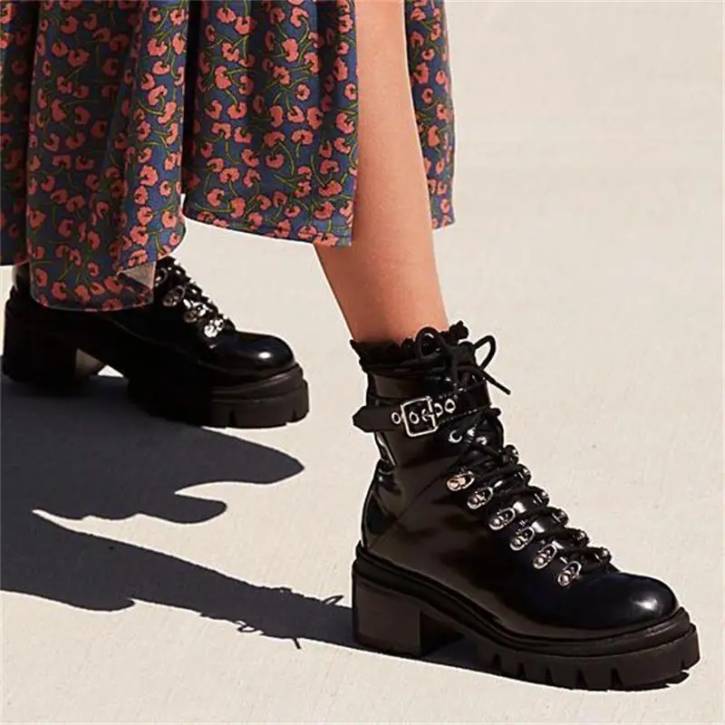 DAHOOD/Женские ботинки в байкерском стиле; сезон осень; армейские ботинки из искусственной кожи с круглым носком на шнуровке; женские туфли-лодочки; офисные зимние ботинки