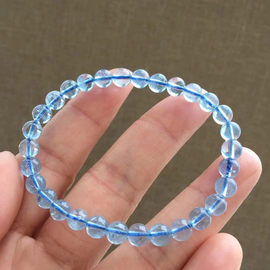 

Natural Aquamarine Bracelets Crystal Transparent Seawater Blue Simple Versatile Elegant And Generous Crystal Clean