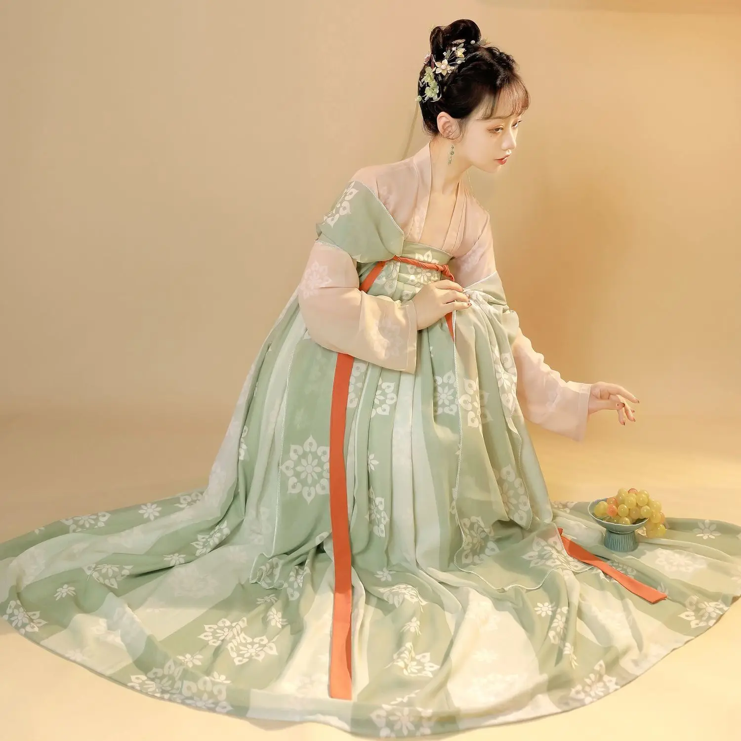 

Green Women Hanfu Suit Tang Dynasty Chest Length Dress Elegant Princeness Fairy Cosplay Costume Ancient Performance Clothing