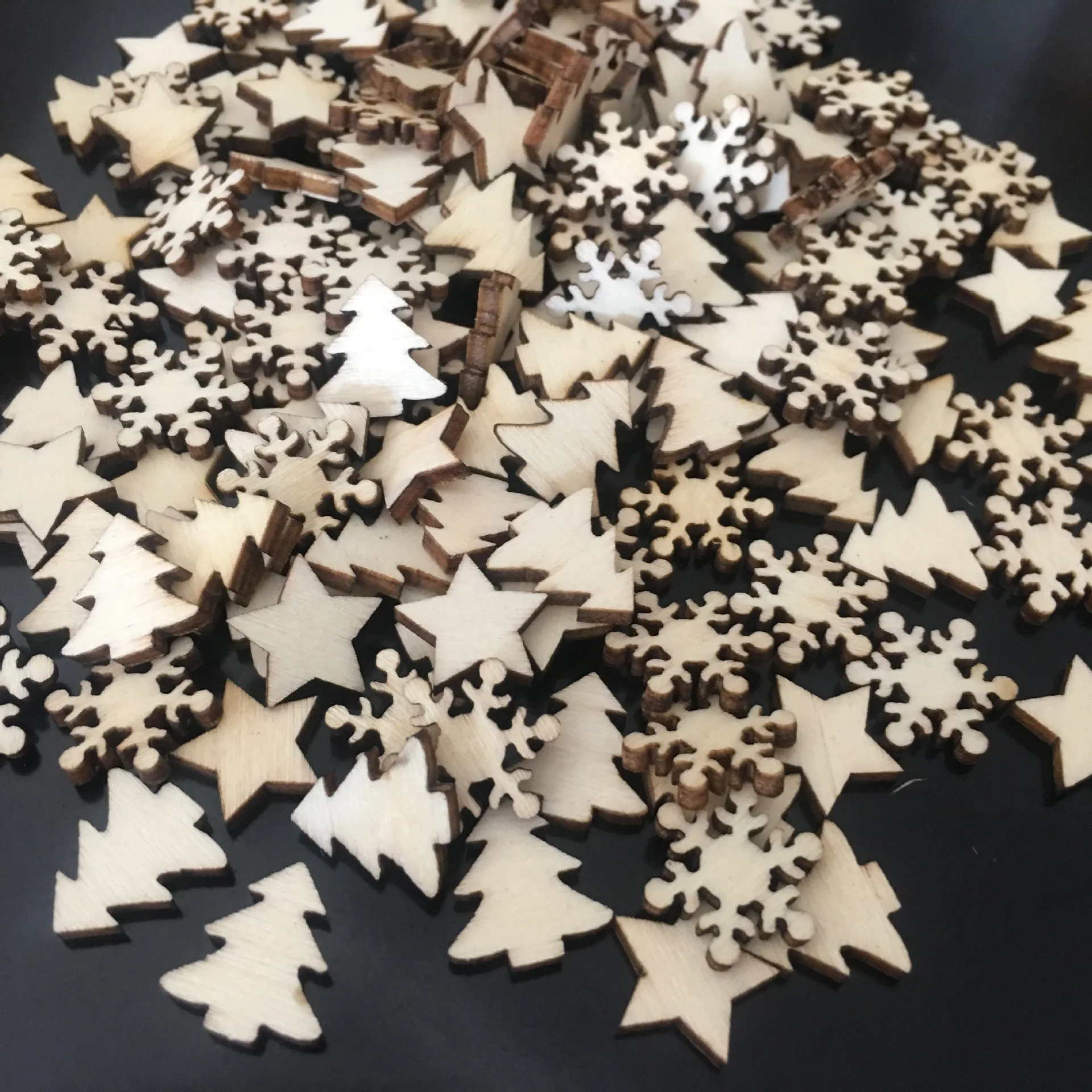 

15MM 50PCS/SET Christmas Ornaments Christmas Tree Snow Sticker for Xmas Tree Decoration Home New Year Wood Ornaments