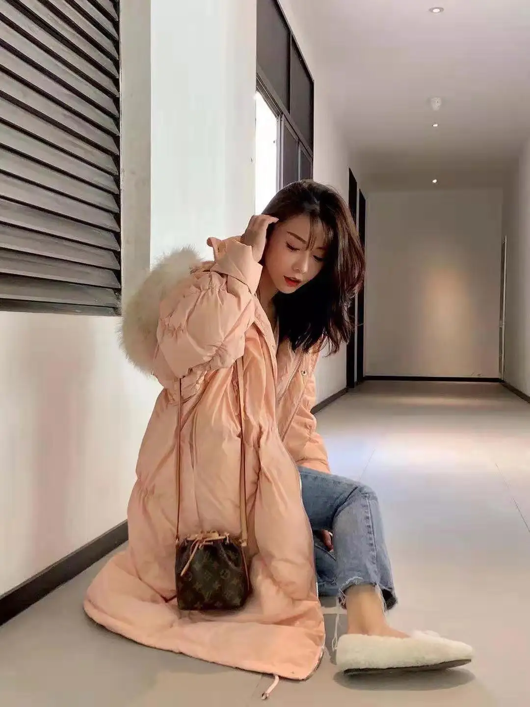 Winter thick warm fluffy bread style white duck down coat female fashion casual oversied hooded warm down parkas coats F337