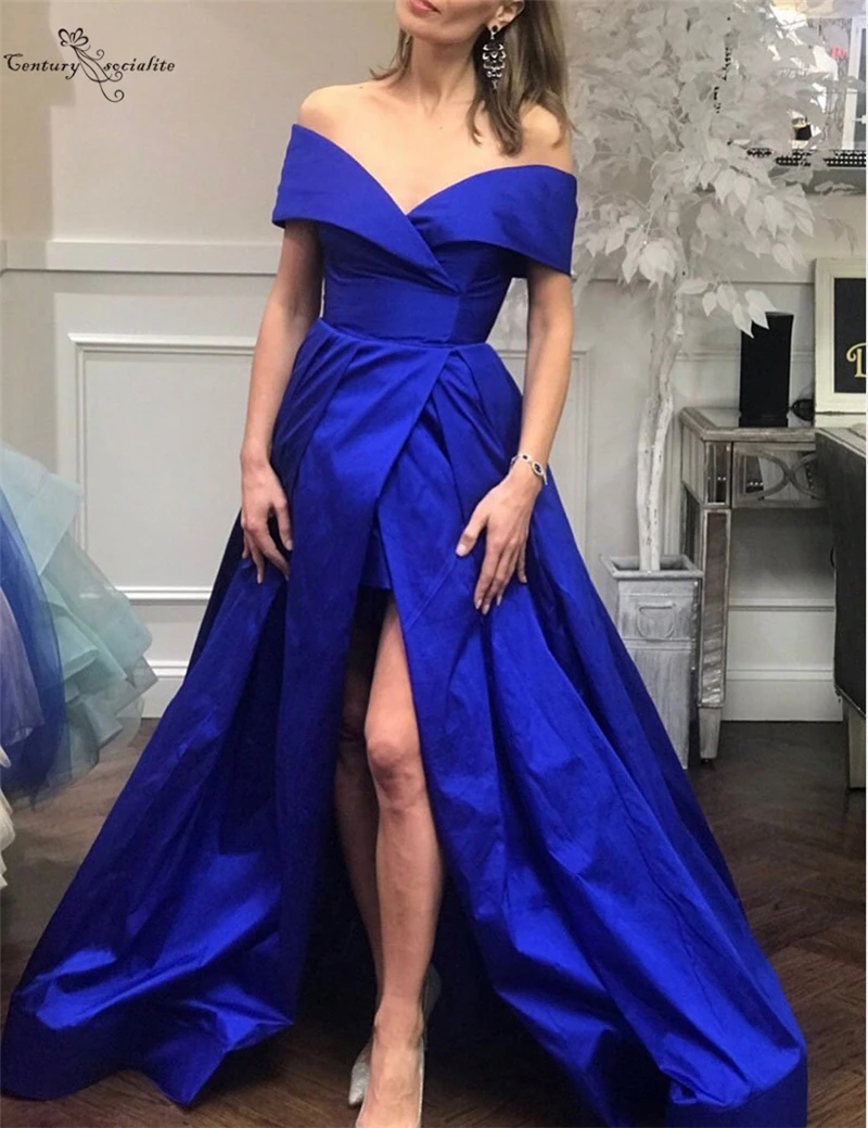 Атласные вечерние платья Королевского синего цвета длинные с открытыми плечами