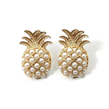 

2019 Europe and the United States September new three-dimensional hollow pineapple inlaid pearl earrings ladies earrings
