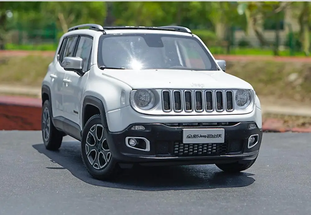 1/18 весы Jeep Renegade Suv белый Литье под давлением автомобильные модельные игрушки, коллекционные подарки