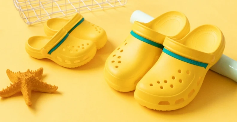 Семейные тапочки; детские сандалии; детская обувь для мамы, папы и ребенка; открытые шлепанцы; пляжная обувь; EVA Crocse Hole
