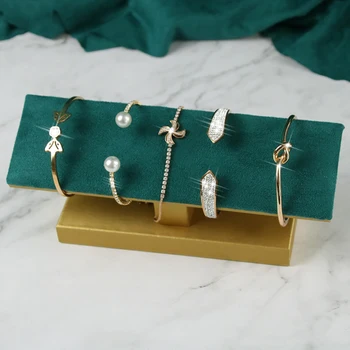 

Fashion European Retro Green Jewelry Frame Brushed Leather Bracelet Watch Jewelry Display Rack Jewelry Storage Display