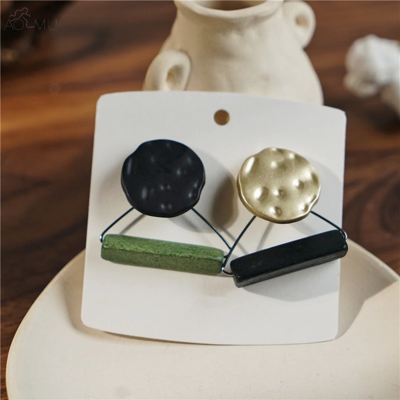 

AOMU New Design Retro Wooden Contrast Color Matte Metal Geometric Hollow Stud Earrings for Women Gifts Party Jewelry Pendientes
