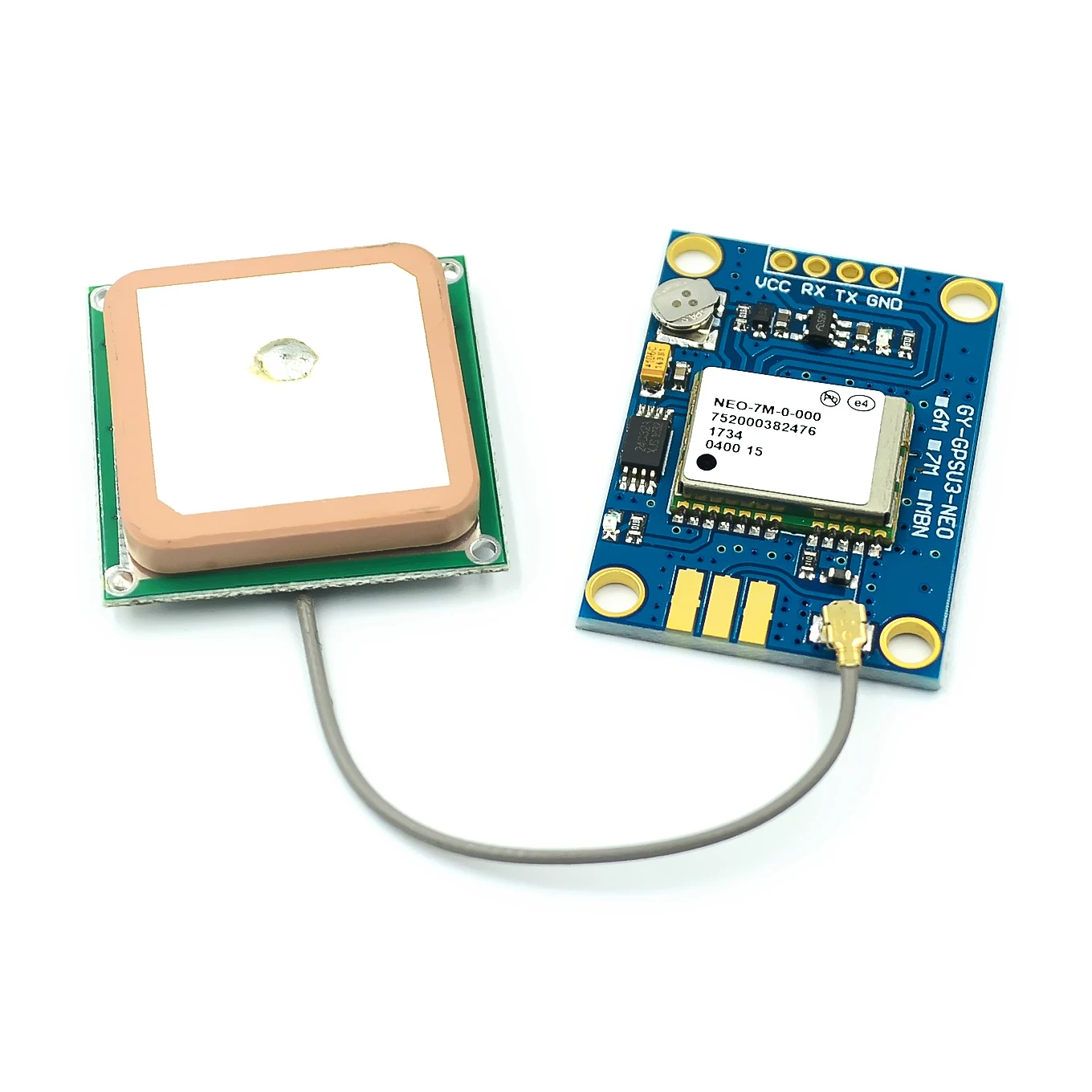 Module GPS NEO-8M connecté à une carte Arduino via des fils Dupont, test de réception satellite.