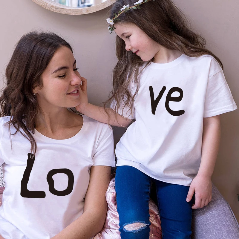 T-shirt maman et moi, tenue de famille, vêtements maman et fille, imprimé amour rouge, hauts maman et fille, été