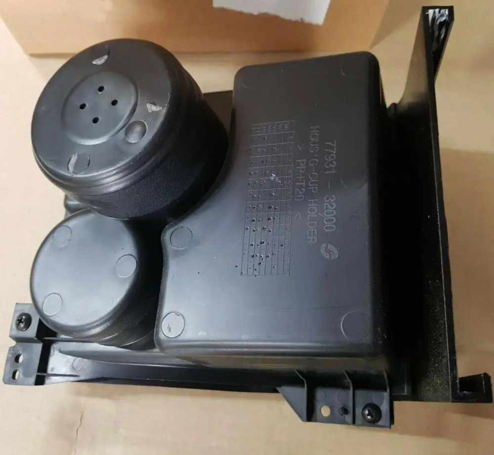 Подлинный подстаканник консоли в сборе для Ssangyong ACTYON SPORTS KYRON # OEM 7793032000LAM|Бардачки| |