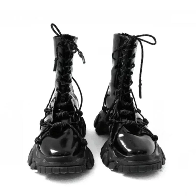 Ботинки в байкерском стиле; Новинка года; ботильоны из натуральной кожи; женские ботинки; сезон осень-зима; модные ботинки на платформе средней высоты; женская обувь на шнуровке
