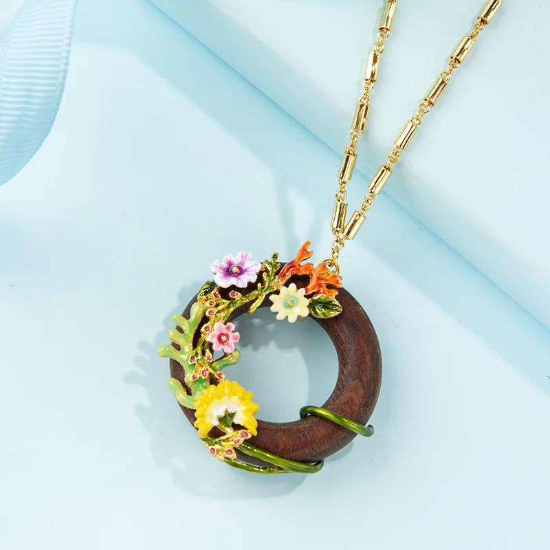 

European Fashion Sandalwood Chain Necklace Women Gold Color Enamel Flower Rattan Long Necklaces Fashion Jewelry 2020 XL001