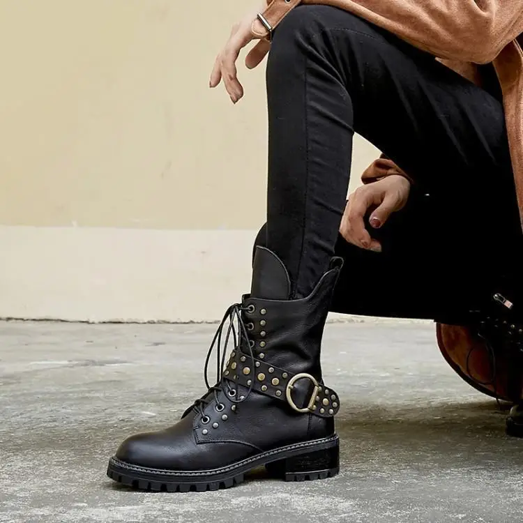 

Genuine Leather Woman Boots Handsome Short Boots Flat Bottom Chalaza Locomotive England Wind Boots Woman