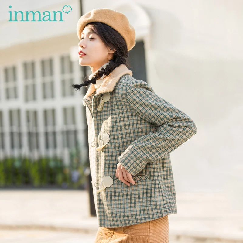 

INMAN Winter Literary Plush Retro Lapel Horn Button Check Warm All-match short coat