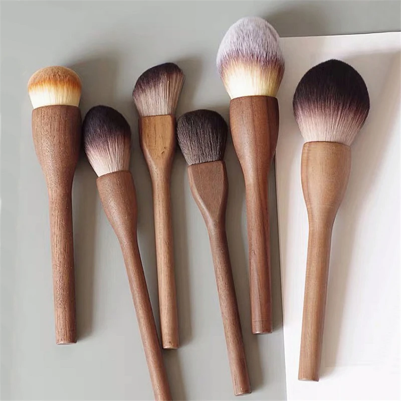 European Vintage Wood Handle Makeup Brush 1Pcs makeup brush