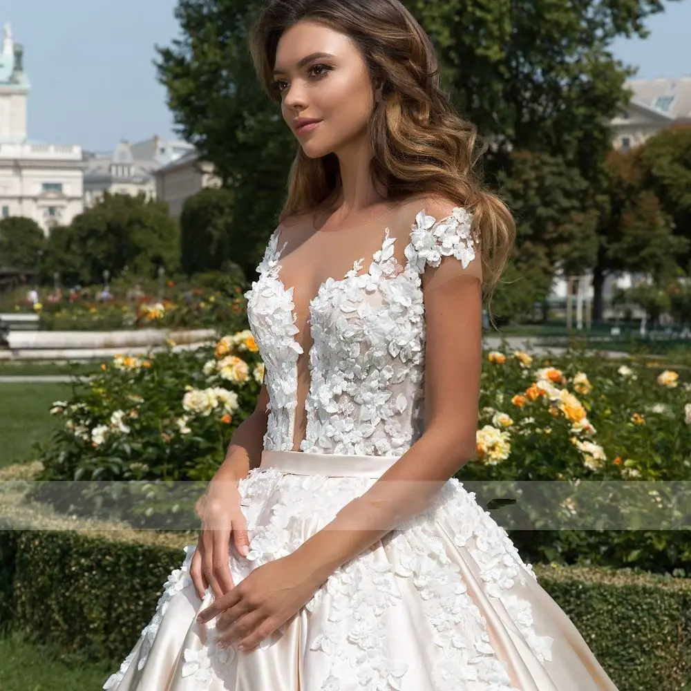 Short Sleeve Princess Ball Gown Wedding Dresses 2019 Sexy Applique Beaded Flowers Chapel Train Satin Vintage Bridal Gown