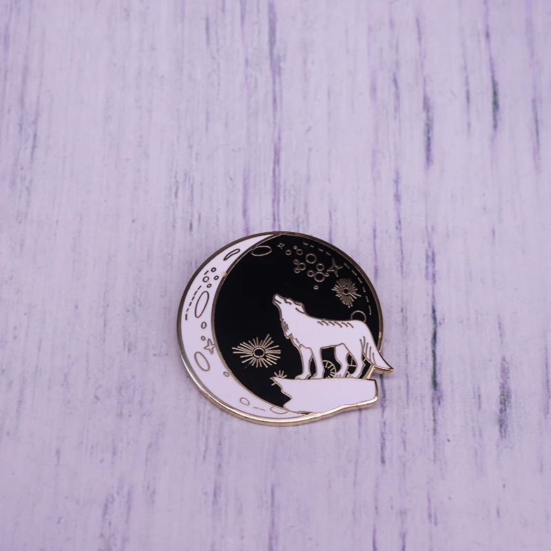К Луне и обратно Небесный значок с волком звезда Ночная булавка witchy jewelry