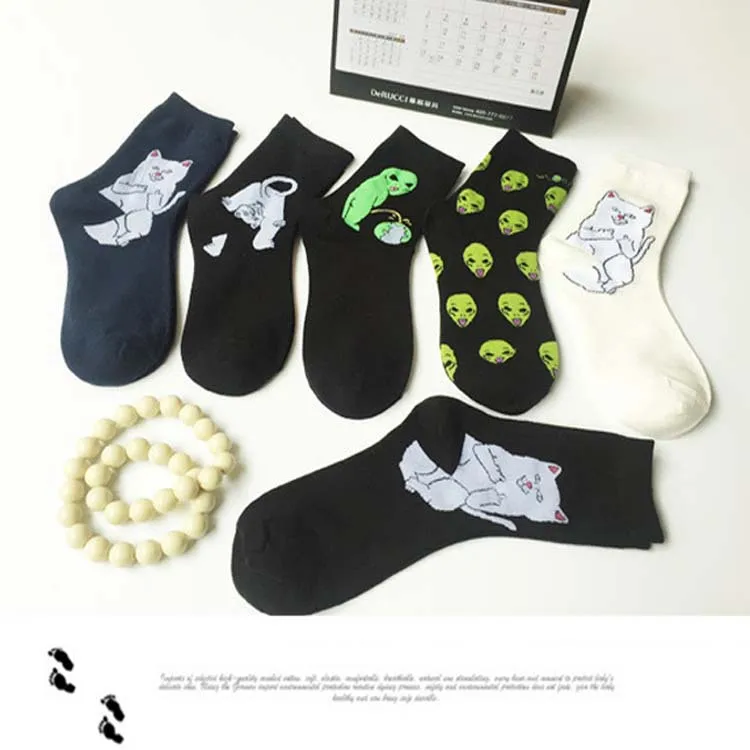 Fashion Street Art Funny Alien Planet Socks Personality Creative Funny Cartoon Cat Breathable Men Socks Happy Unisex Long Socks