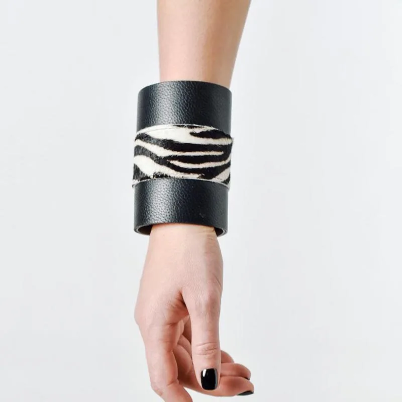 

D&D Leopard Charm Punk Leather Bracelet Style Fashion Luxury Unisex Wide Big Bracelet Bangle Leather Jewelry Christmas Gift