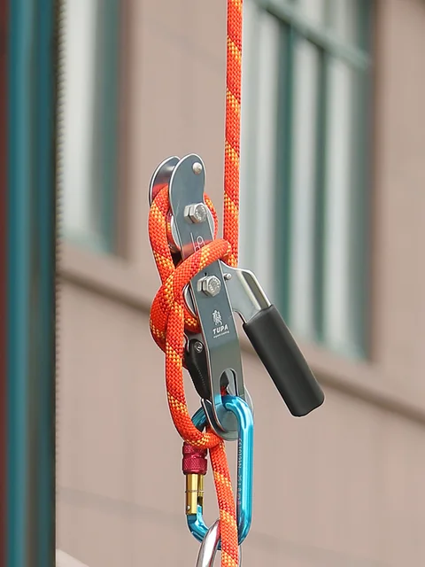 Handle-Control Descent Device for Climbing 4