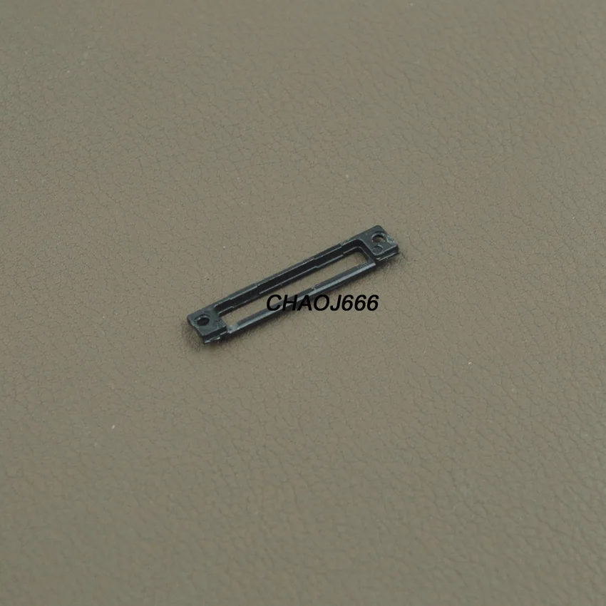 Black-White-Plastic-Bottom-USB 