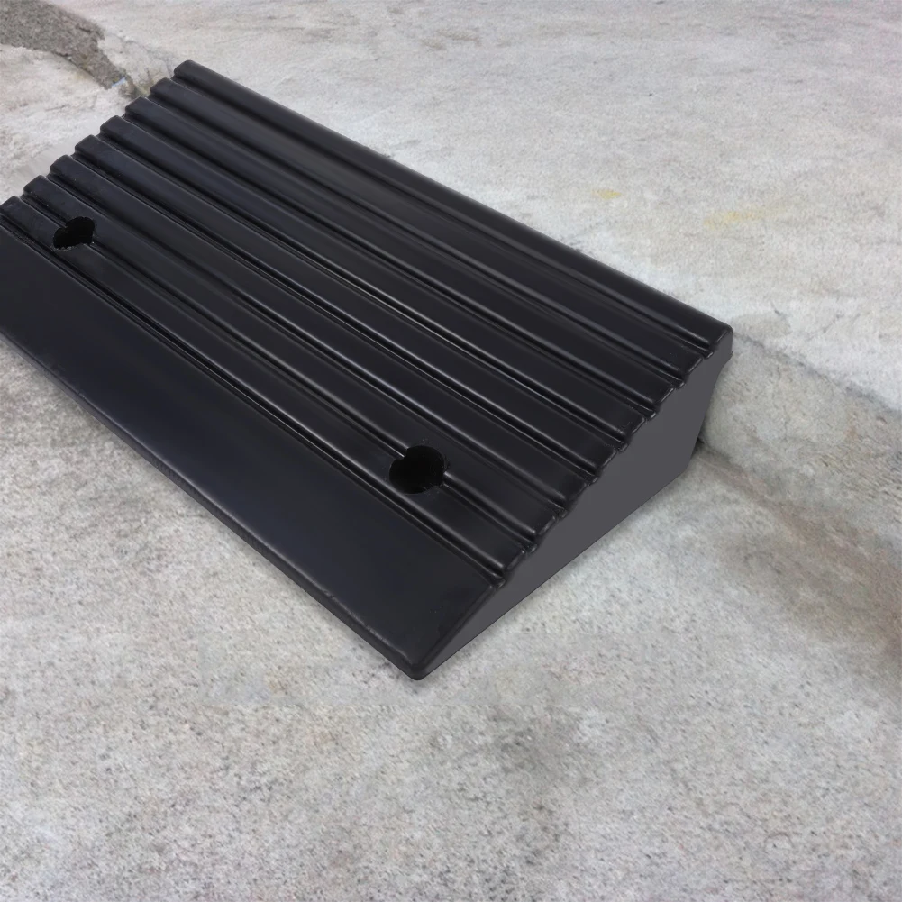 Пандус резиновый. Heavy duty rubber kerb ramps for wheelchairs. Пандус резиновый руббер 35х1050х280 мм. Пандус пороговый резиновый рубин 1000. Резиновый пандус рубин.
