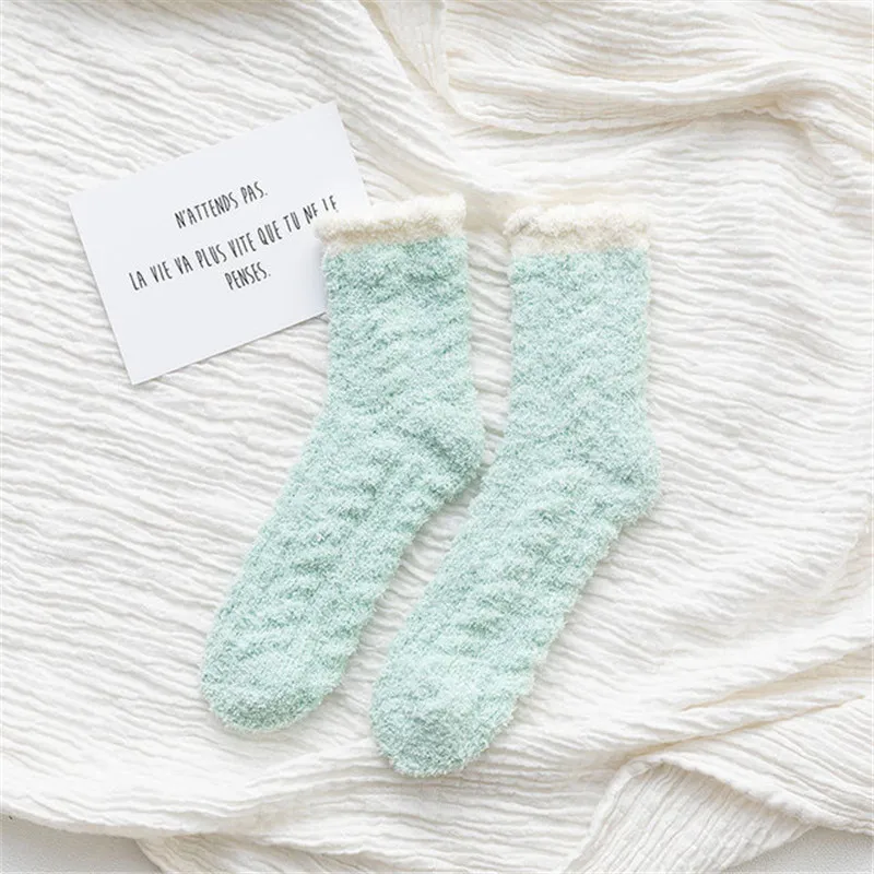 Носки женские новогодние подарки носочки socks harajuku теплые короткие набор носков милые год модные подарки на год хлопок зимние распродажа однотонные art подарочные красивые эластичность популярный - Цвет: Зеленый