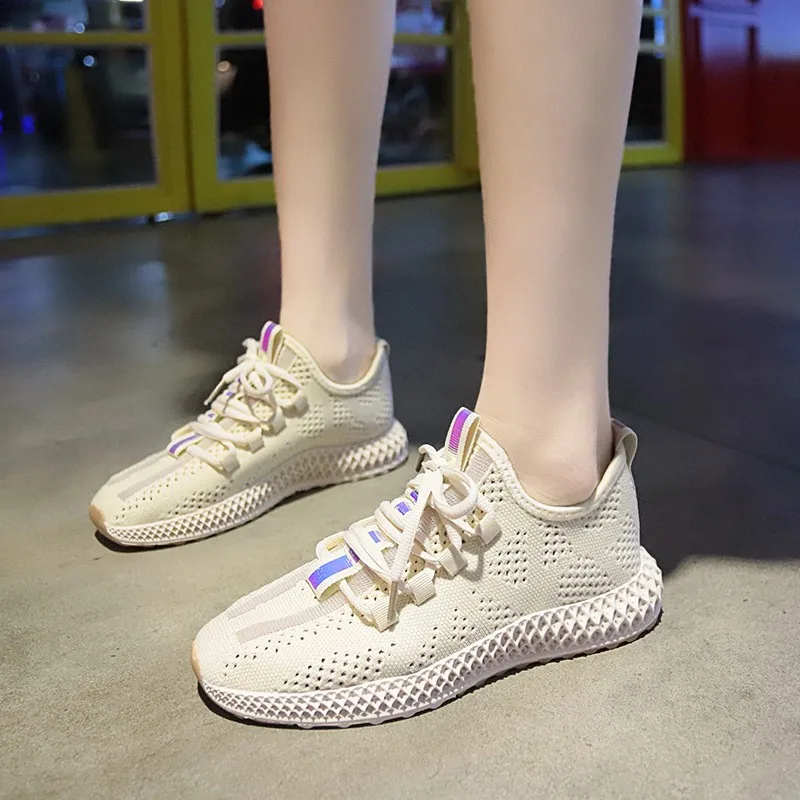 

2019 New Fashion Sneakers Women Black Flyknit Shoes Light weight Mesh Ladies Casual Lace Up Shoes Big Size C0002