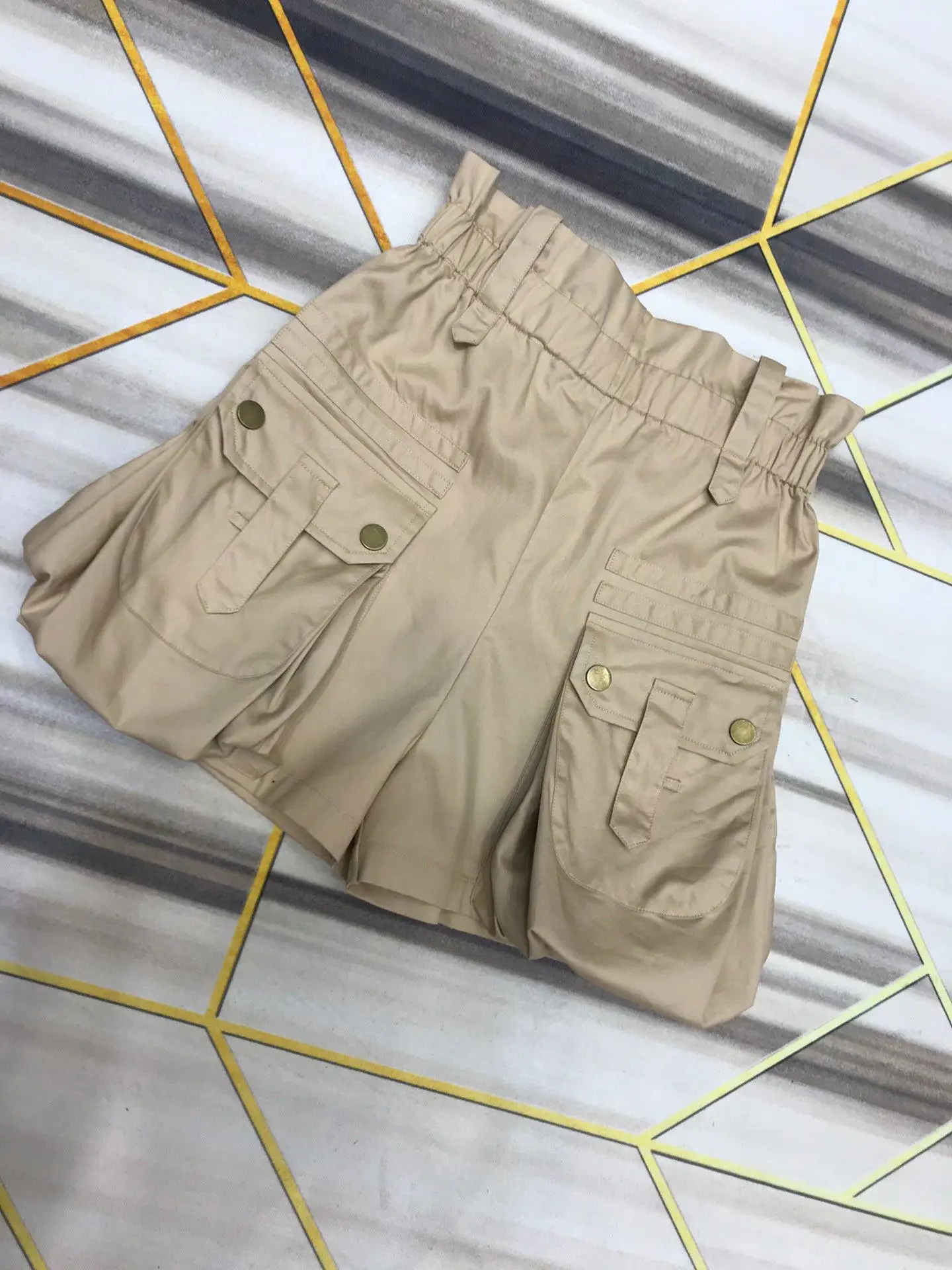 ladies fashion loose casual solid color pleated shorts 0820