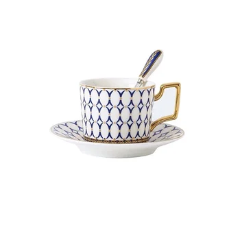

European Ceramic Tea Cup Set Gold Rim Royal Luxury Coffee Cup Set Saucer Spoon Vintage High Quality Xicara Drinkware EB50BD