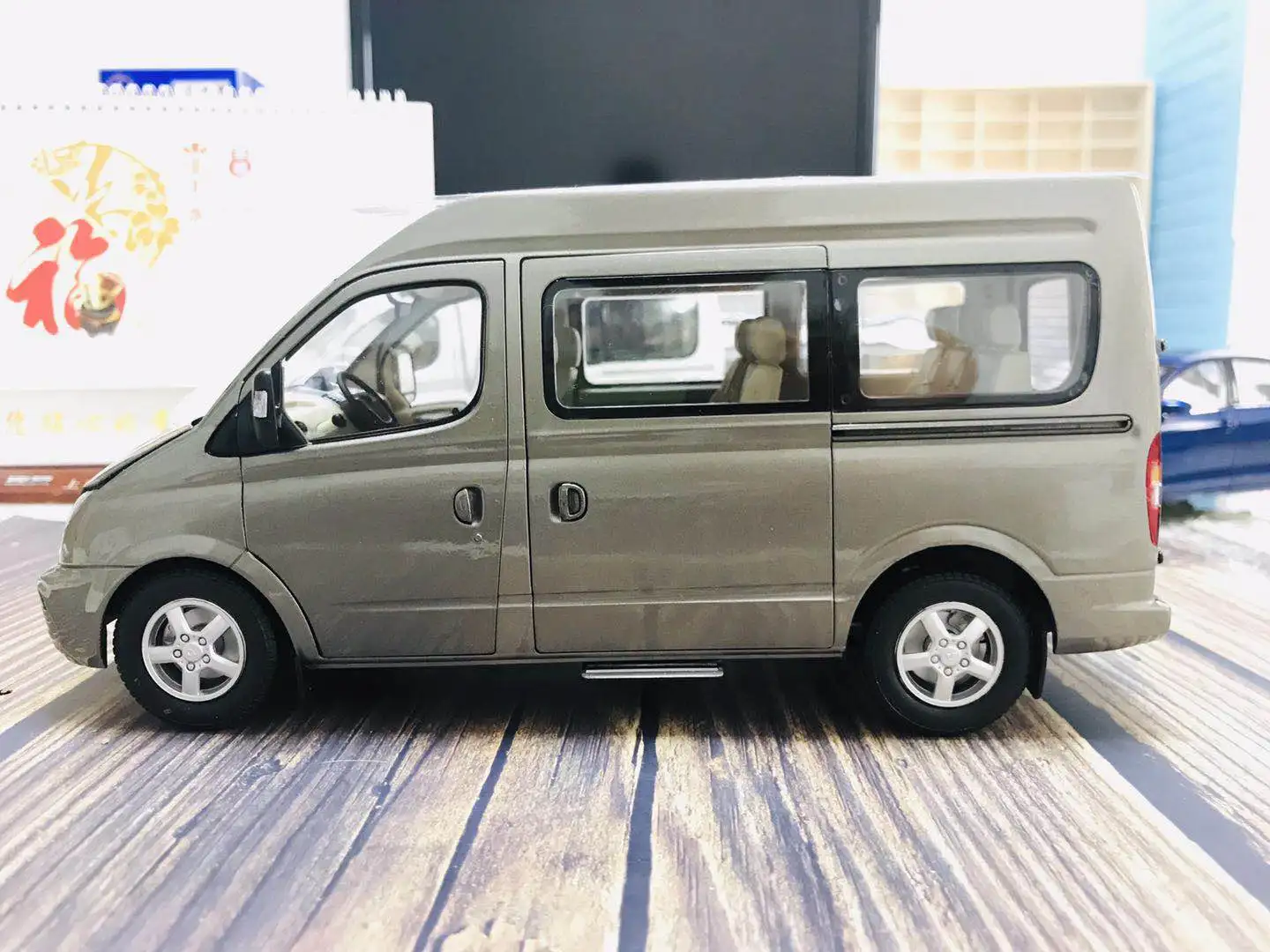 Оригинальные заводские Редкие модели 1/18 MAXUS V80 MPV литья под давлением