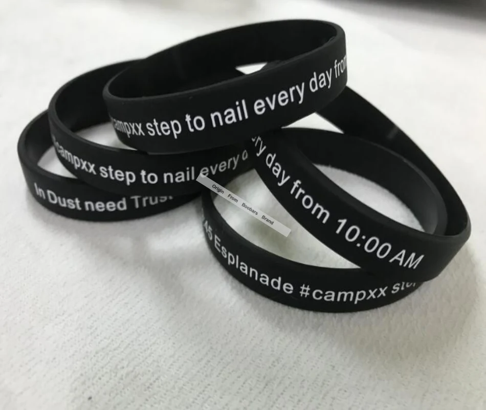 

Black Braclet Custom Logo Text Any Information Print Cheap Bangle Promotion Buisiness Party Meeting Gift Wristbands