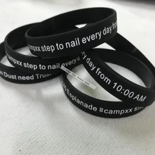 Черный браслет на заказ текстовый логотип любой информации печать дешевый браслет продвижение изюминка вечерние для совещаний Подарочный напульсник