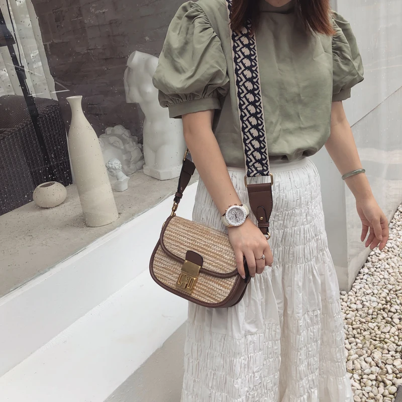 Женская соломенная сумка из ротанга летняя плетеная пляжная с клапаном ручной