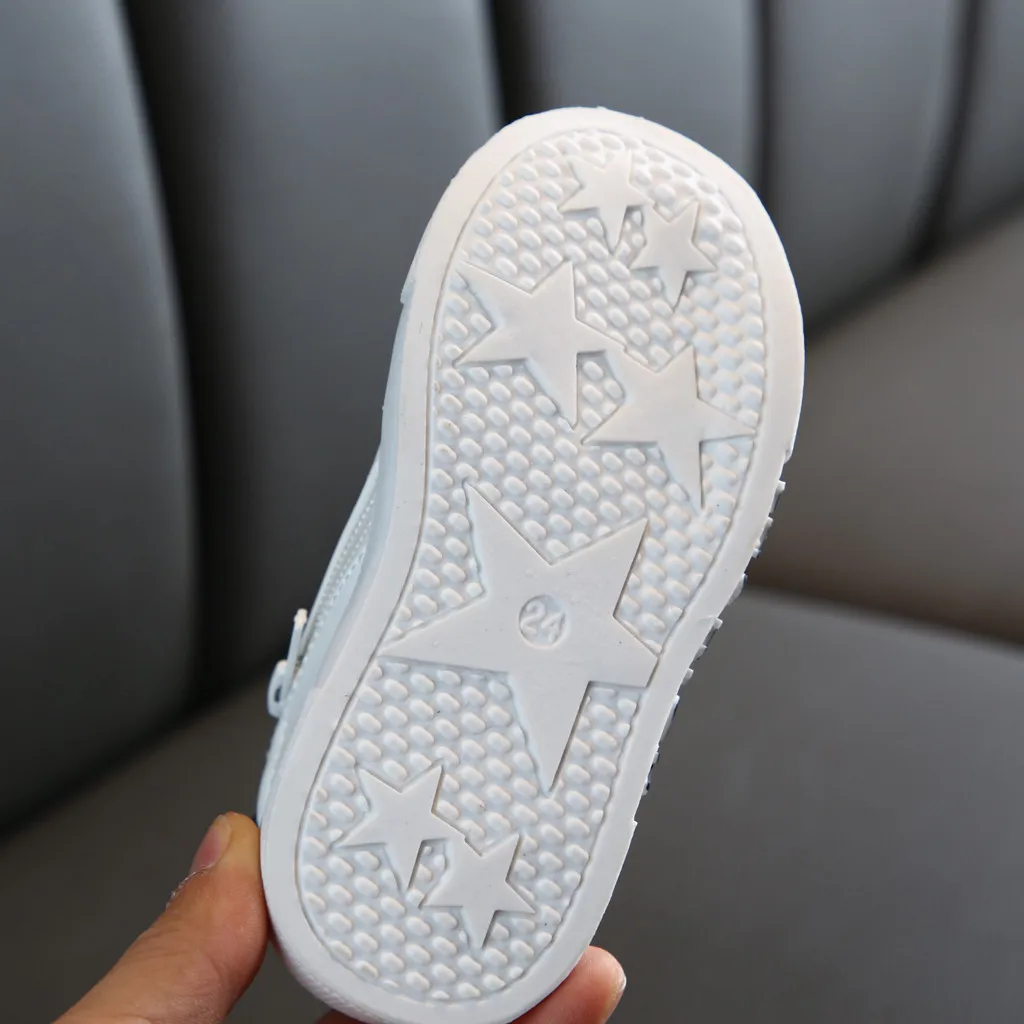 Новинка; детская обувь на плоской подошве; кроссовки для маленьких мальчиков и девочек; модная спортивная обувь; милая повседневная обувь с надписью; обувь на мягкой подошве для От 1 до 11 лет
