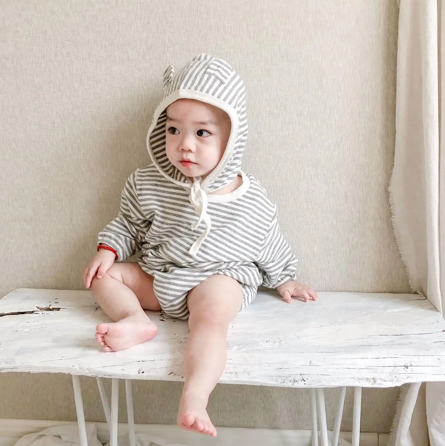 

New Designer Light Striped Newborn Clothes Long Sleeve One Piece Bodysuit+Hat Set Simple Solid Cream Color Soft Cotton Onesies
