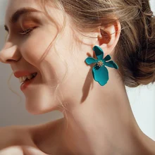 Summer Earring Flower Design Ear Stud Fashion Camellia Simulated Pearl Stud Earrings Women Girl Jewelry Party Earrings Fashion fashion simulated pearl shiny cz zircon butterfly design stud earrings for women wedding party jewelry korean bow pearl ball ear