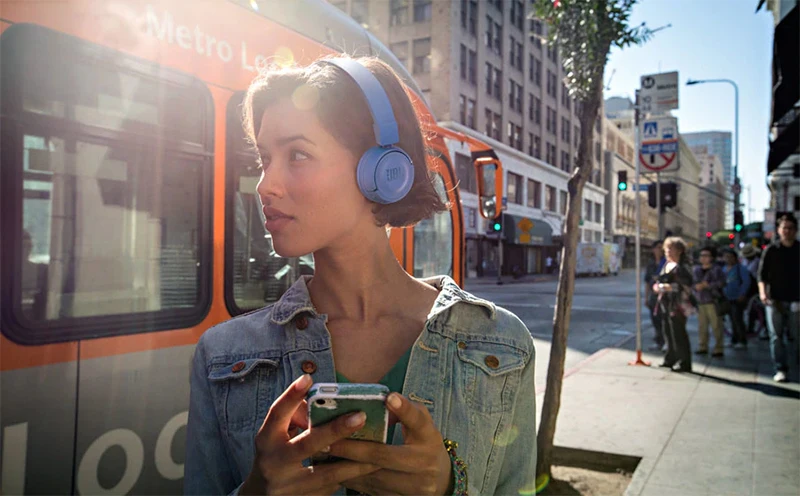 Беспроводные bluetooth-наушники JBL T450BT, плоская Складная гарнитура на ухо с микрофоном, шумоподавляющий наушник, управление звонками и музыкой