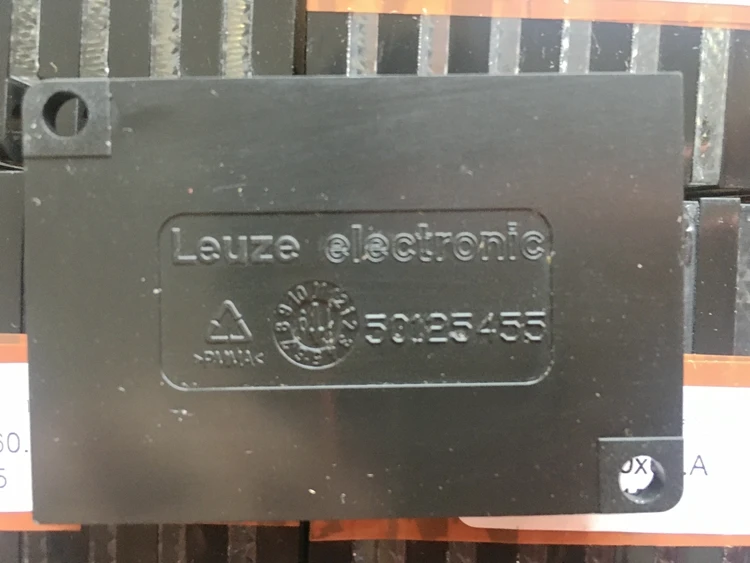 

5pcs new original German labor demonstration Leuze reflector TKS 40X60. A item number 50125455