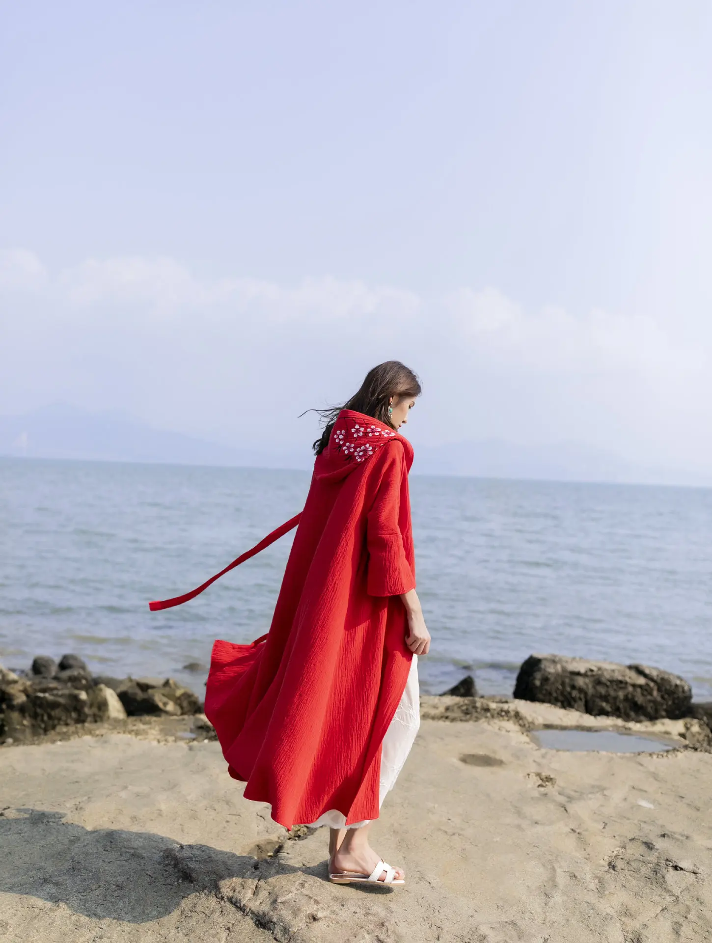 Китайский стиль цветок вышивка хлопок и лен Толстовка Тренч пальто новый дизайн Модная женская одежда Сверхъестественное длинное пальто