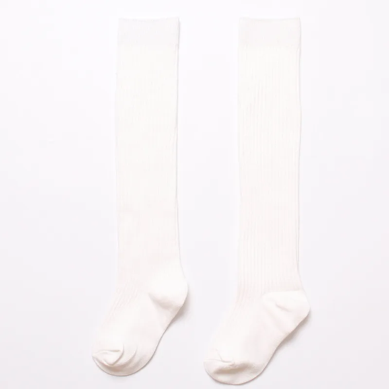 Дети студент до колен-высокие носки для маленьких девочек Однотонные Цвет Мягкий хлопок удобные детские формы модные носки Демисезонный - Цвет: white