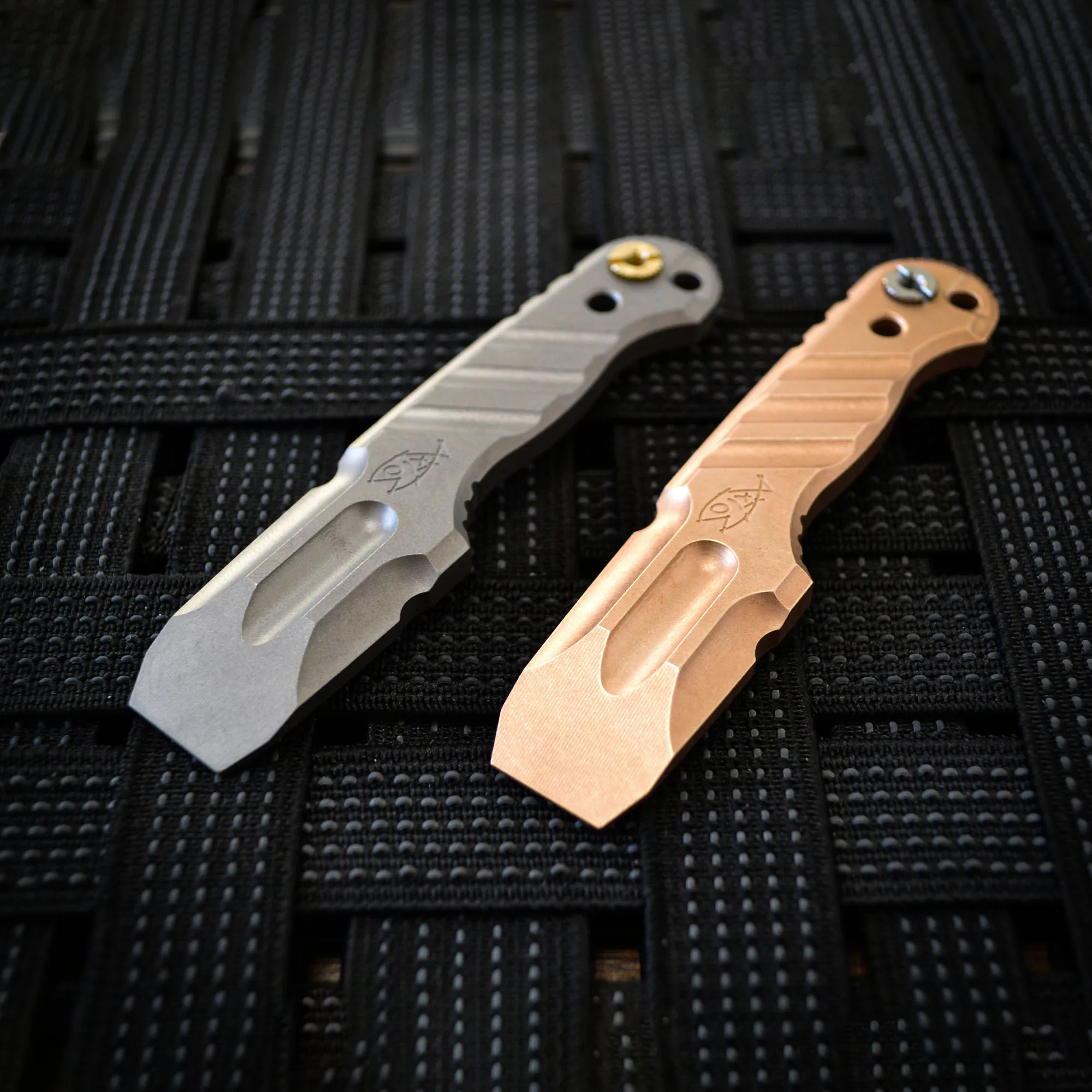 

Ruisha Prybar TC4 Titanium Alloy Crowbar, Outdoor Survival Defense EDC Multi-function Tool