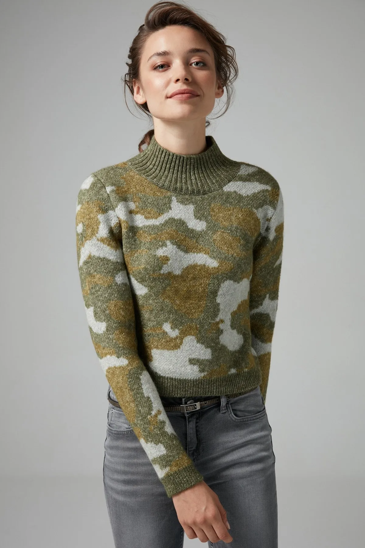 

Camouflage Full Turtleneck Crop Knitwear Sweater