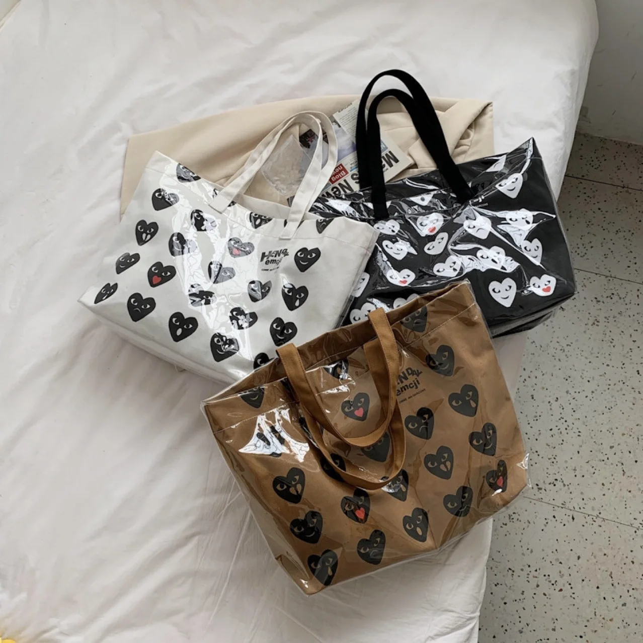 2021 New Female Tote Christmas Black Love Kraft Paper Bag Large Capacity Shopper Bag Graffiti PVC Tote