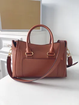 

2020 new leather high quality rivet stud motorcycle bag exquisite leather production street fashion ladies handbag